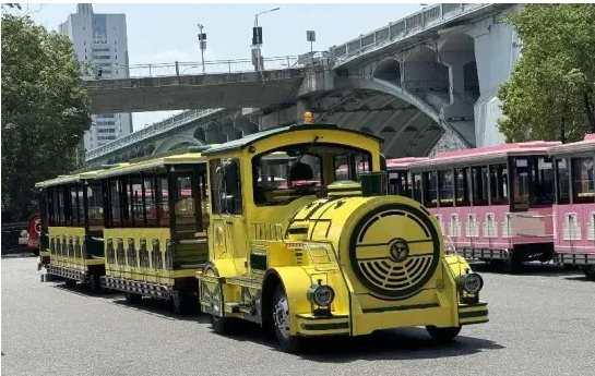 儿童娱乐观光小火车：打造亲子游热门打卡新地标