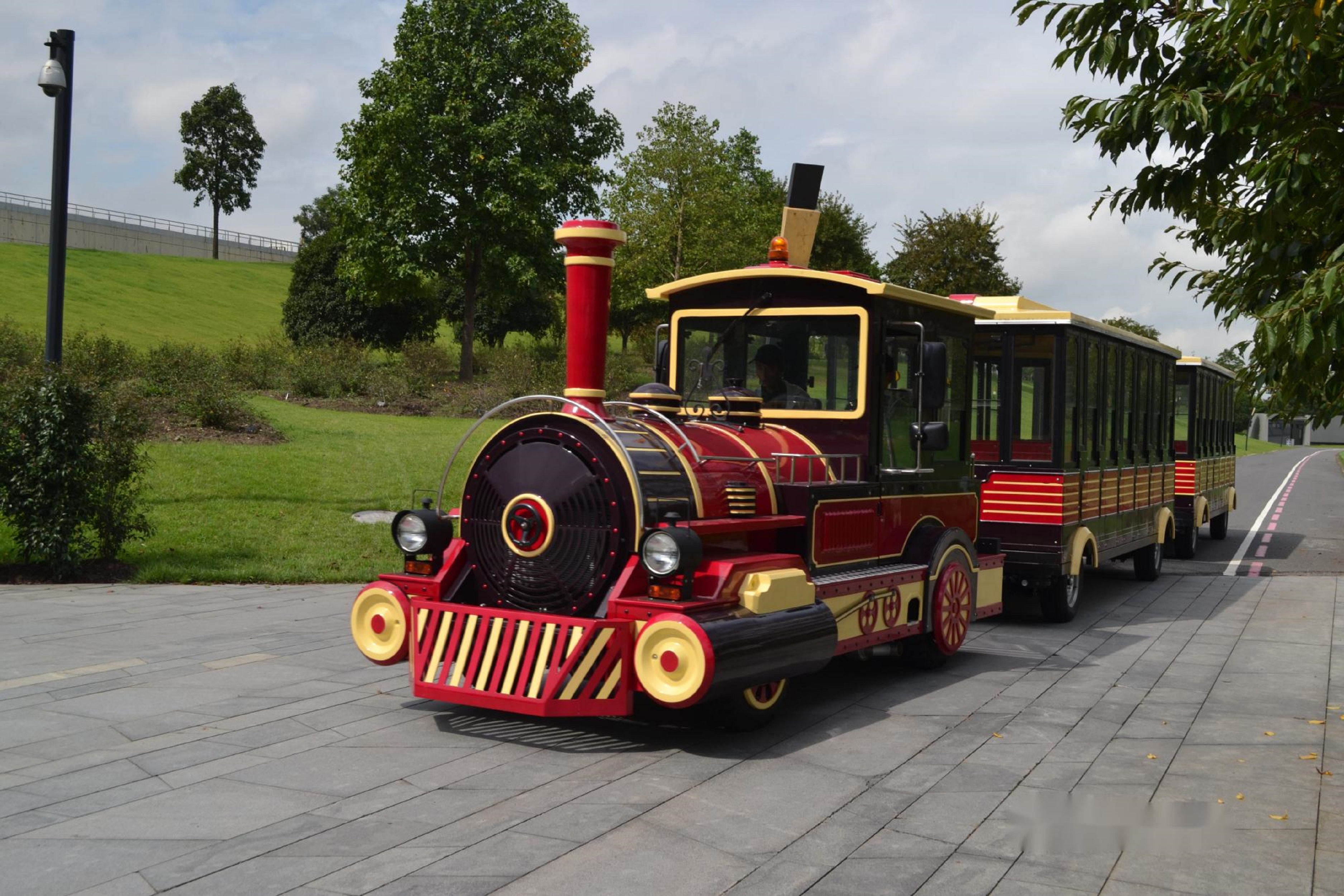 沉浸式观光新宠！电动轮式中型小火车开启惬意旅途