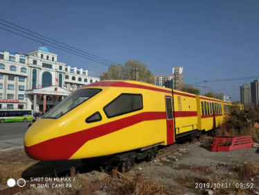 现代观光小火车：文旅融合浪潮下的流动风景线