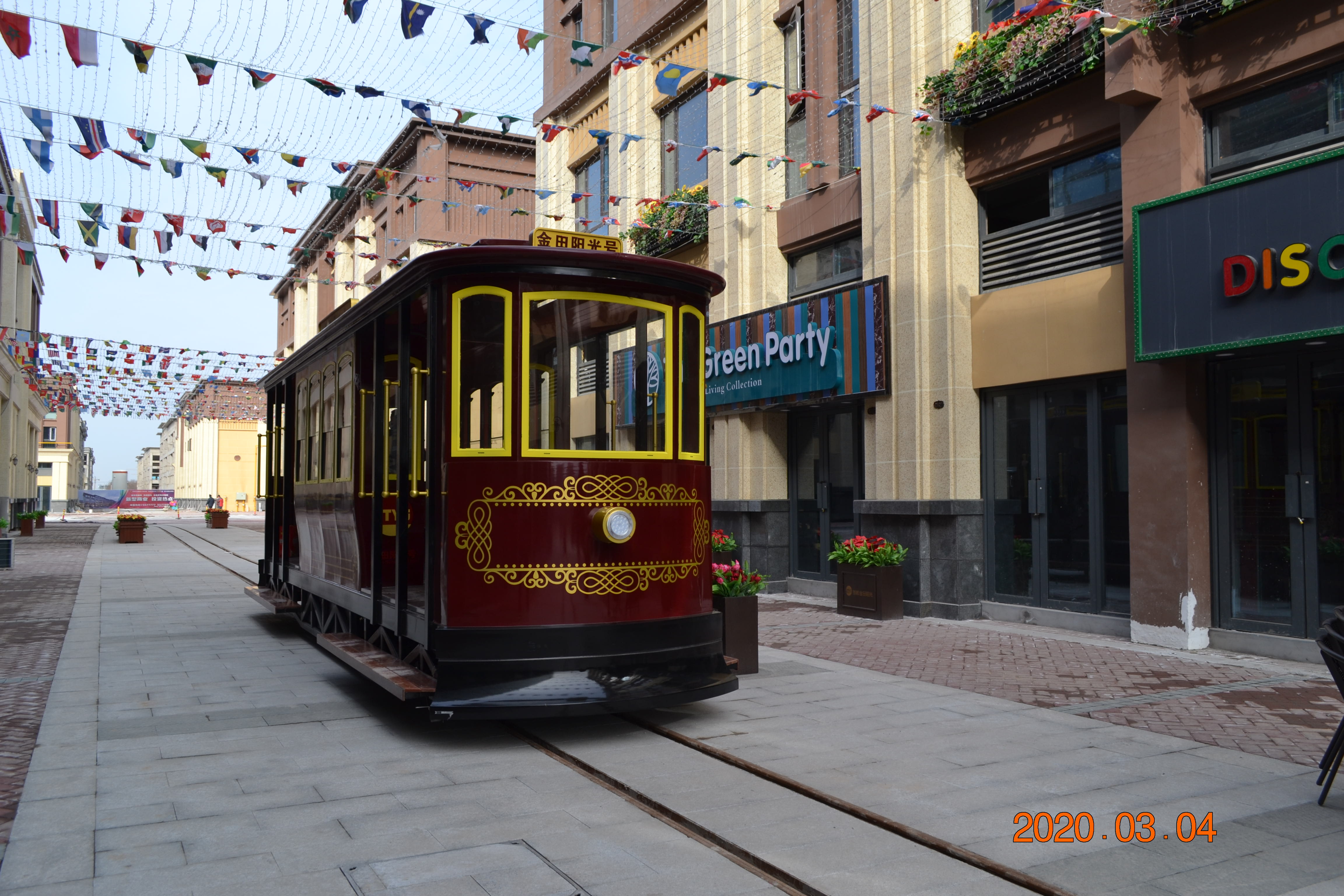 慢享旅途风光：景区单层有轨电车的惬意游览之道