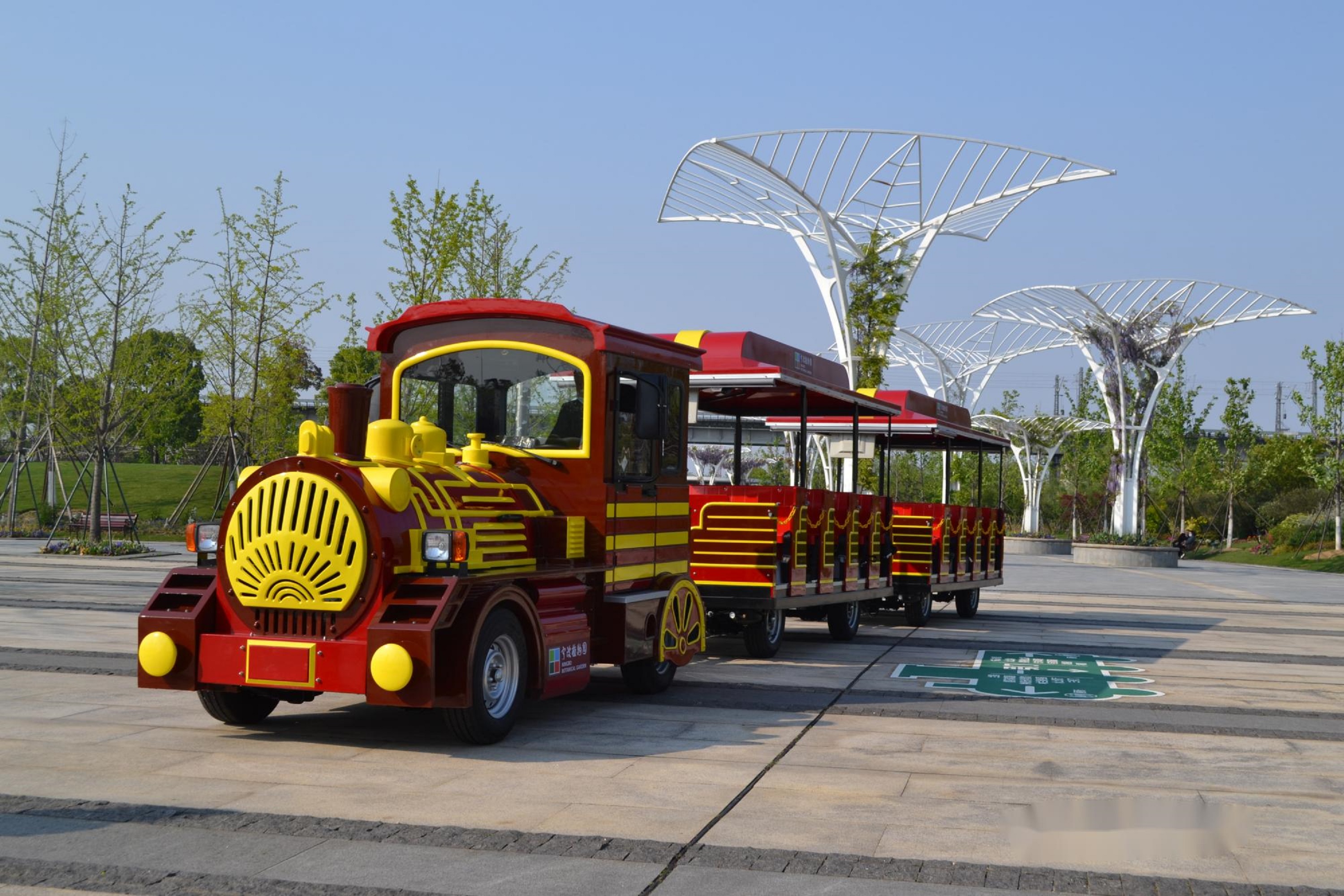 景区代步观光小火车：多维度筑牢安全防线