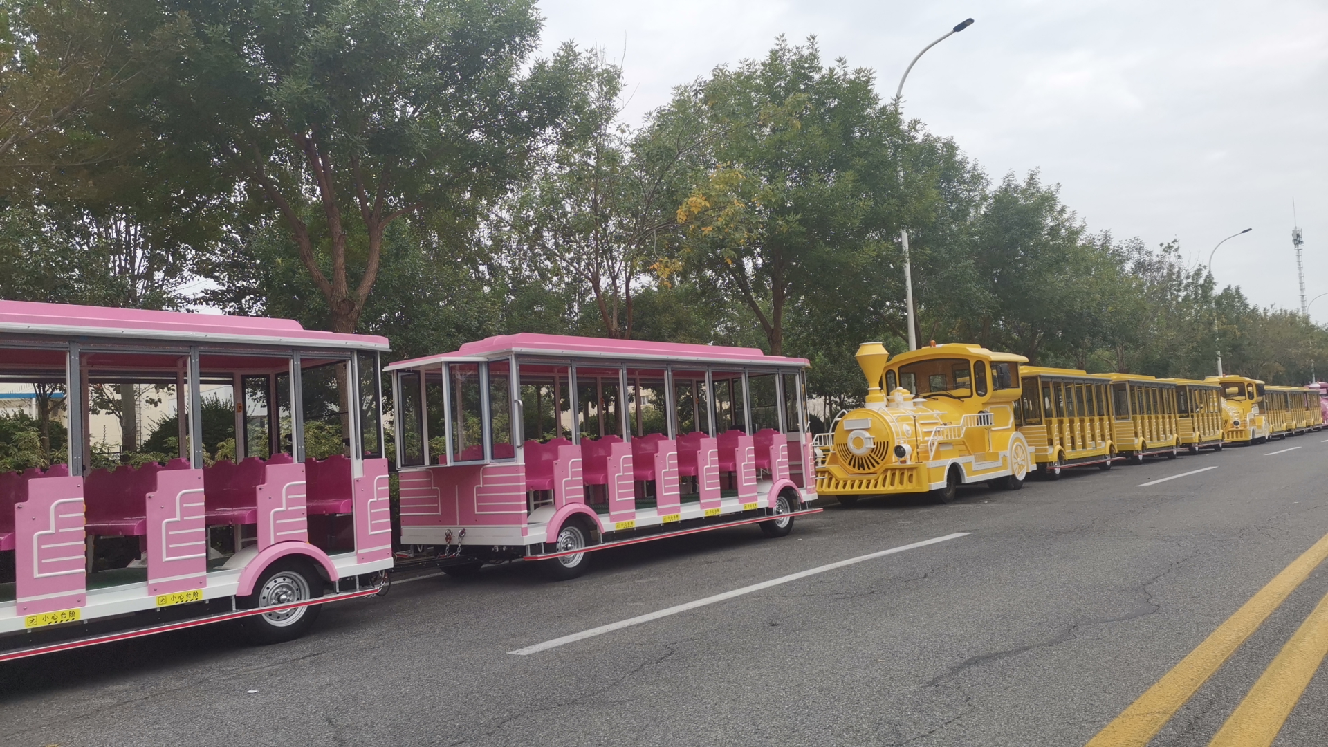 游乐设备小火车