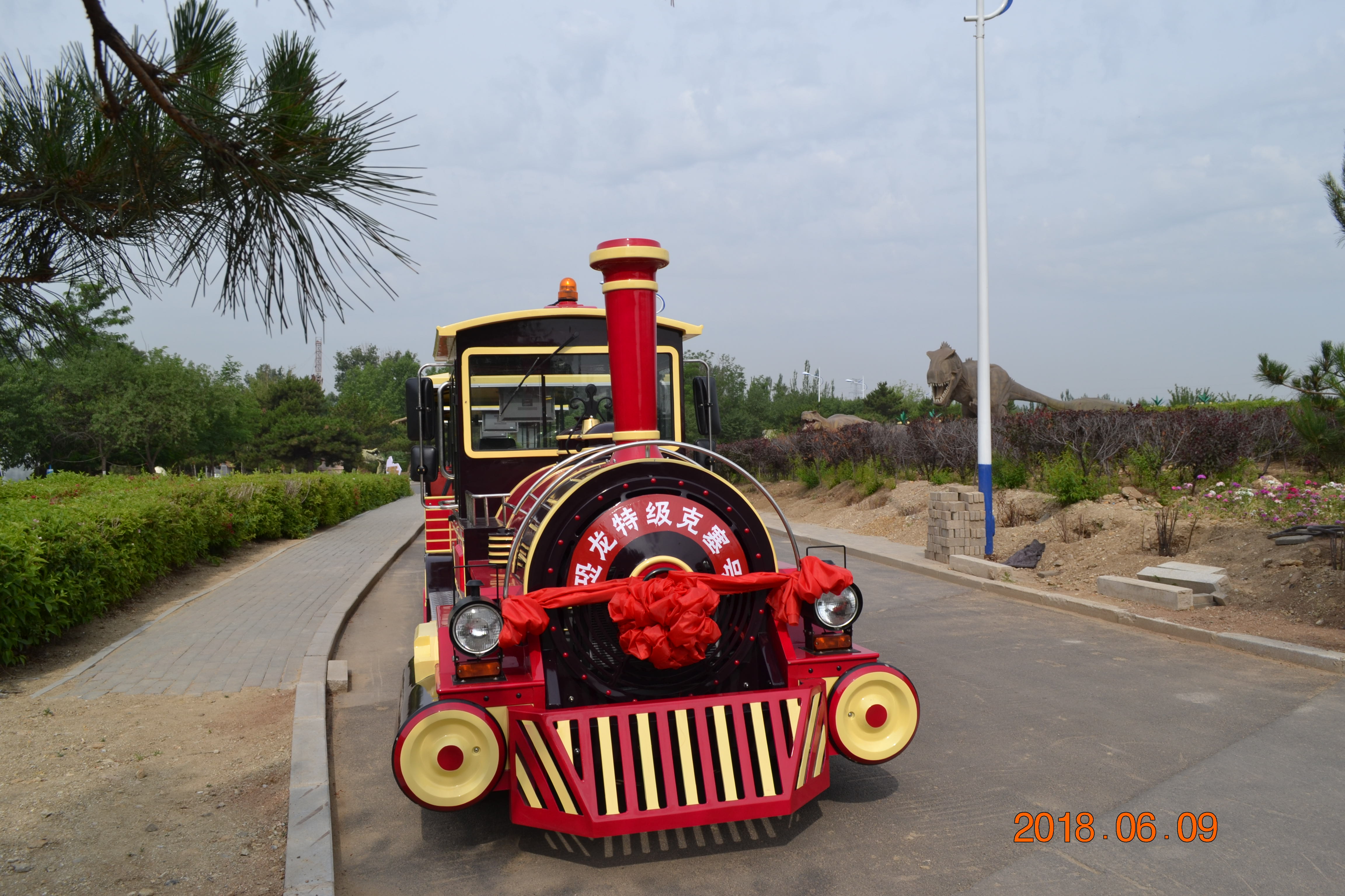 电动轮式观光小火车